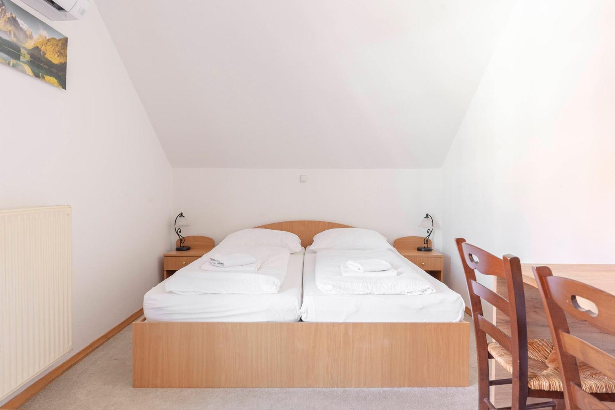 Gostilna Logar Otel Hotemaze Dış mekan fotoğraf
